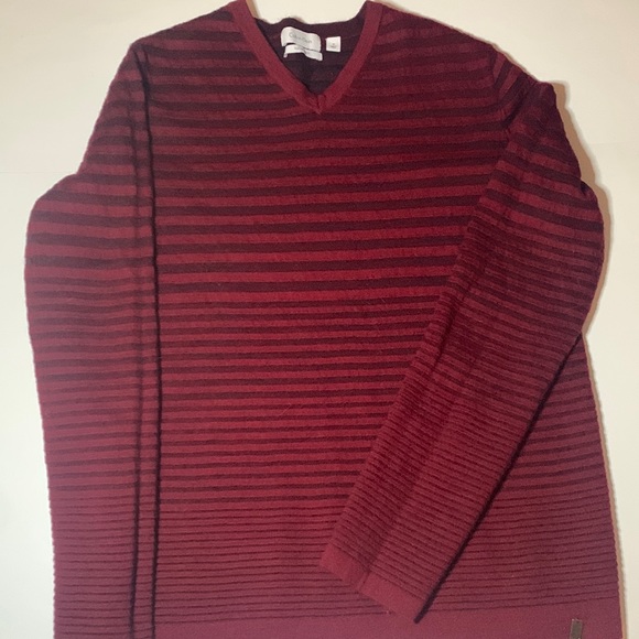 Calvin Klein Men's Solid V-Neck Merino Wool Sweater - Picture 4 of 4